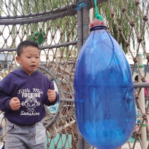 滨海街道：小小“浮漂球”创意玩 浓浓“爱国情”助成长