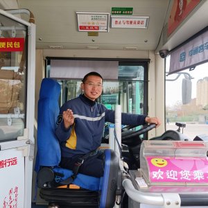 奋进新征程 建功新时代｜吕传伟：开好“雷锋车”，当好“活雷锋”