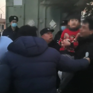 150余名警力、历经两小时！青岛开发区公安争分夺秒找到6岁走失男童