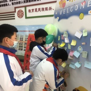 凭海临风小学：春暖花开溢，学子归来娇