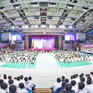 黄岛公安分局：站好“护学岗”，撑起“平安伞”