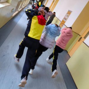 防震常演练，安全记心间——安子小学地震逃生安全疏散演练活动