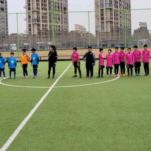 富春江路小学：“市长杯”足球赛开门红