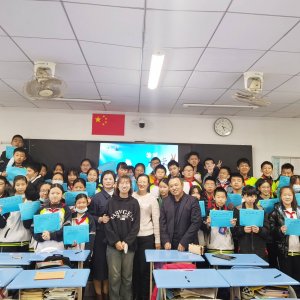 “海洋大讲堂进校园”活动走进西海岸新区实验初级中学