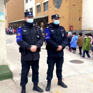黄岛公安护校安园“全学龄段不跳档”