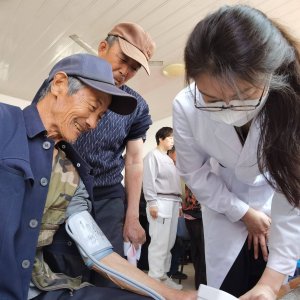 大村镇：爱心义诊进乡村 贴心服务零距离