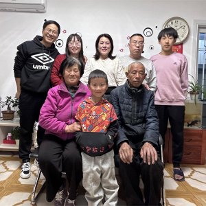 新区卢振华、马凤家庭上榜山东省最美家庭，杨美芹、管良池家庭和薛清波、尚丽家庭获评 ...