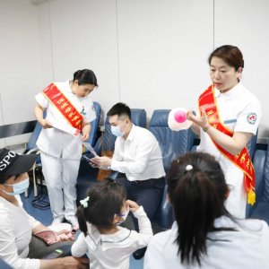 “520”的别样浪漫 区中医医院“喂”爱续航