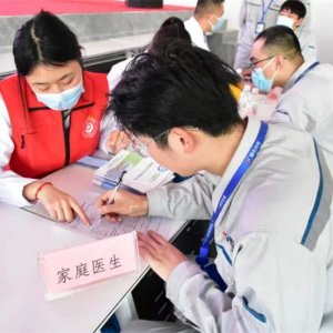 红石崖街道社区卫生服务中心：当好群众健康“守门人”