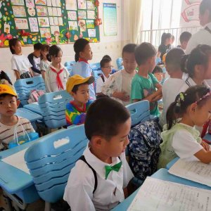 小学初体验！西海岸新区启蒙幼儿园组织参观小学活动