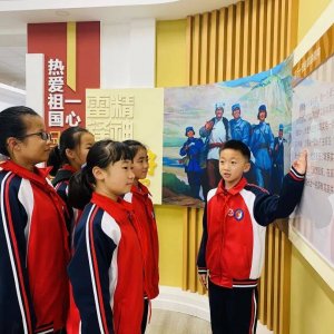中德生态园小学“雷锋中队”荣获“全国红领巾中队”称号