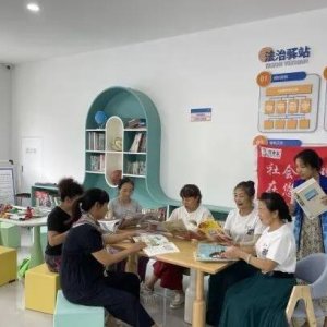 西海岸新区图书馆积极开展流动图书进社区活动